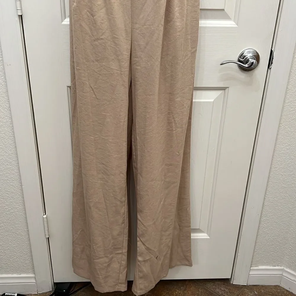 Nasty Gal Khaki Beige Pants Romper Scoop Neck Sleeveless Wide Leg Cut Out Back - Picture 5 of 17